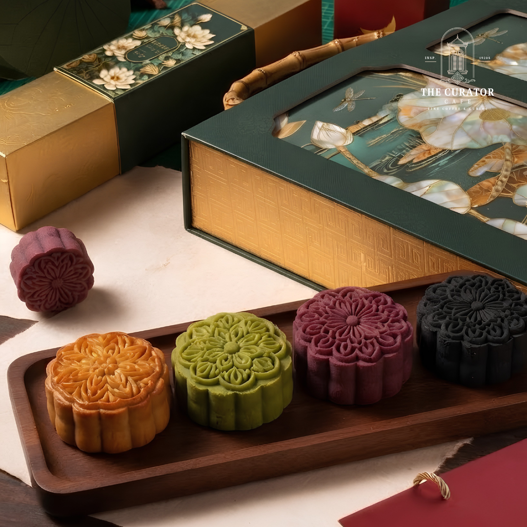 Bánh dẻo nhiều màu bày trên khay gỗ